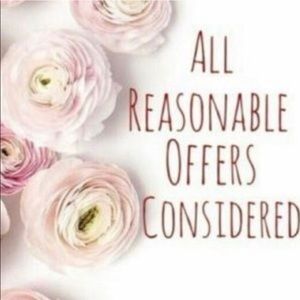 Please send your reasonable offers! 💗